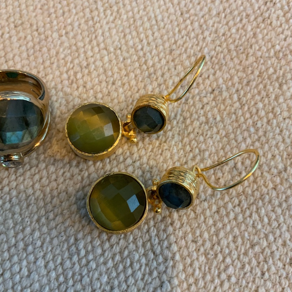 Set Of Two Sets Of Earrings And A Matching Ring. … - image 3
